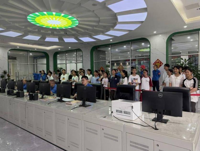 石首：：探秘绿色能源 见证垃圾变废为宝